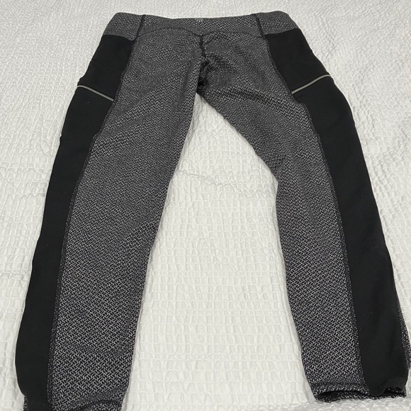 Athleta Black and Gray Criss Cross Patterned Leggings - Picture 2 of 5